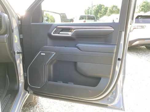 Used 2024 Chevrolet Silverado 1500 LT Trail Boss w/ Convenience Package II AWD/4WD image 7