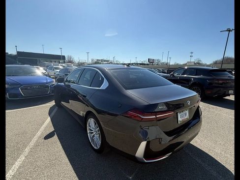 Used 2024 BMW 530i xDrive w/ Premium Package image 7