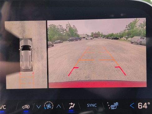 New 2026 Chevrolet Traverse LT w/ Sun and Wheel Package FWD image 23