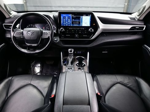 Used 2022 Toyota Highlander Platinum AWD/4WD image 18
