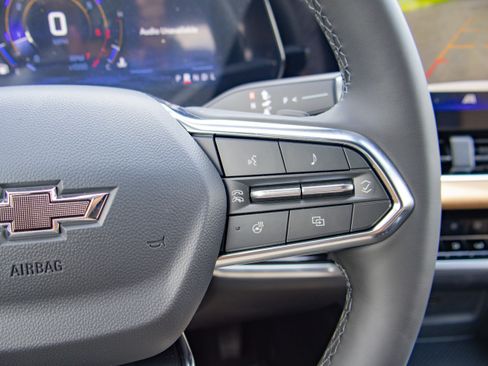 New 2026 Chevrolet Equinox ACTIV w/ Convenience Package III image 12