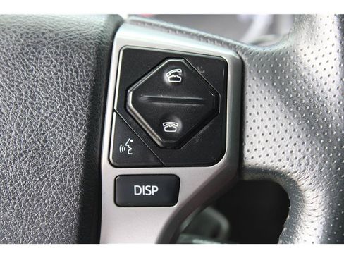 Used 2018 Toyota 4Runner SR5 AWD/4WD image 20