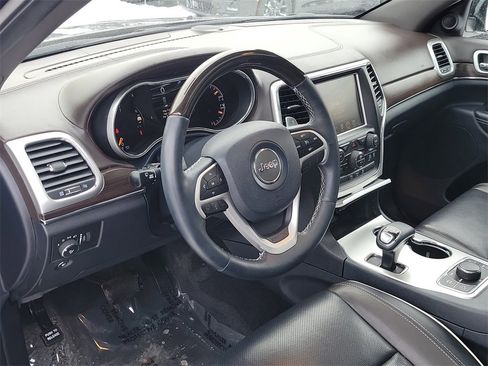 Used 2014 Jeep Grand Cherokee Overland image 16