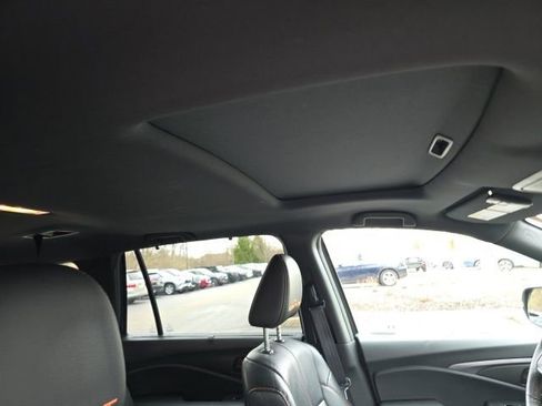 Used 2022 Honda Pilot TrailSport image 11