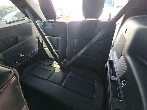 Used 2025 Ford Explorer ST-Line w/ ST-Line Street Pack image 14