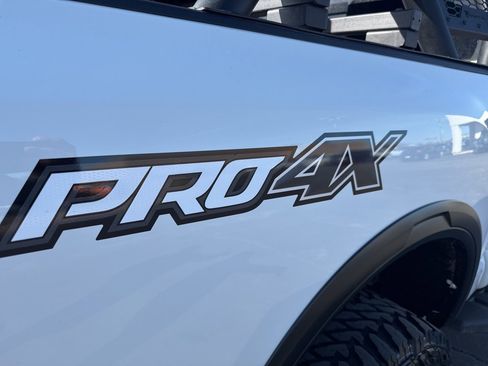 Used 2020 Nissan Titan PRO-4X w/ Pro-4x Convenience Package image 8