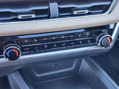 New 2026 Chevrolet Equinox ACTIV w/ Convenience Package III image 21