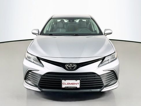 Used 2022 Toyota Camry LE FWD image 3