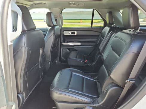Used 2023 Ford Explorer XLT w/ Equipment Group 202A AWD/4WD image 17