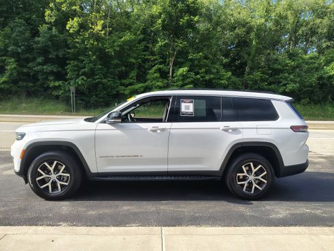 Used 2024 Jeep Grand Cherokee L Limited w/ Luxury Tech Group II AWD/4WD image 7