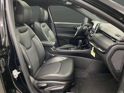 New 2026 Jeep Compass Latitude image 32