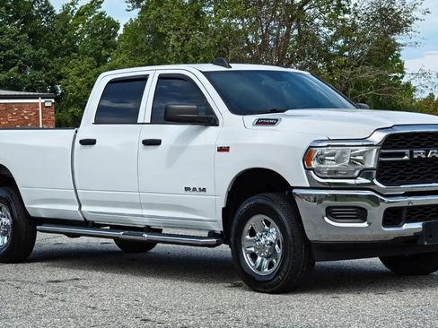 Used 2022 RAM 2500 Tradesman w/ Chrome Appearance Group AWD/4WD image 12