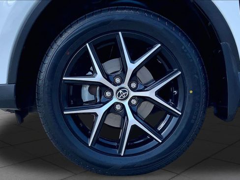 Used 2017 Toyota RAV4 SE w/ Advanced Technology Package FWD image 11