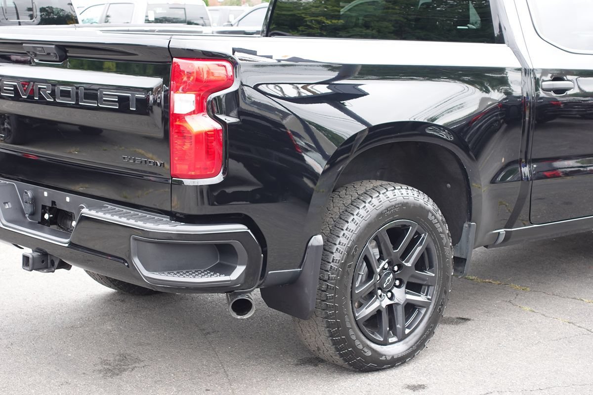 Used 2024 Chevrolet Silverado 1500 Custom AWD/4WD image 10