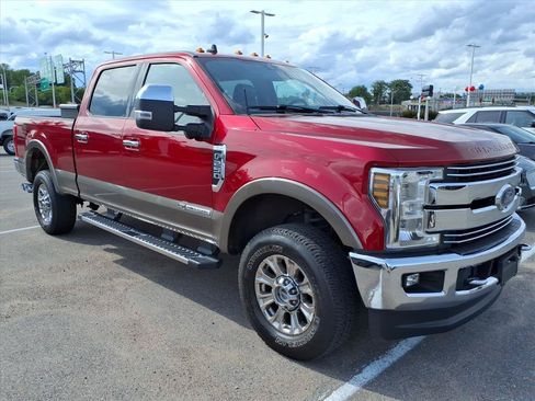 Used 2019 Ford F250 Lariat w/ Lariat Ultimate Package AWD/4WD image 3