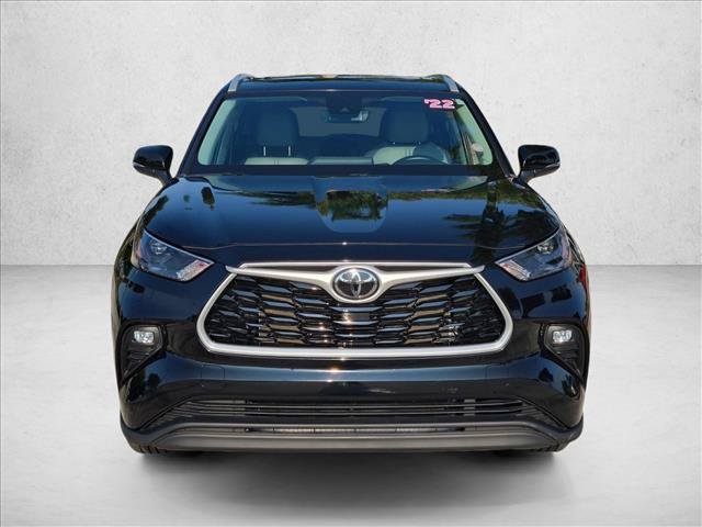 Certified 2022 Toyota Highlander XLE FWD image 2