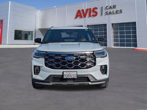 Used 2025 Ford Explorer Platinum w/ LUX Leather Package image 2