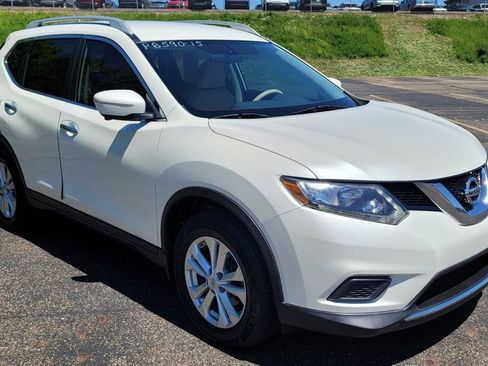 Used 2015 Nissan Rogue SV w/ SV Premium Package FWD image 2