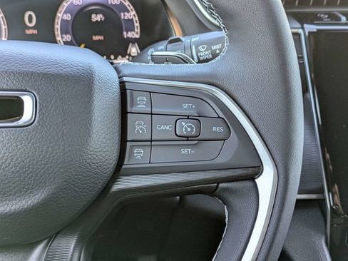 New 2025 Jeep Grand Cherokee L Altitude image 28