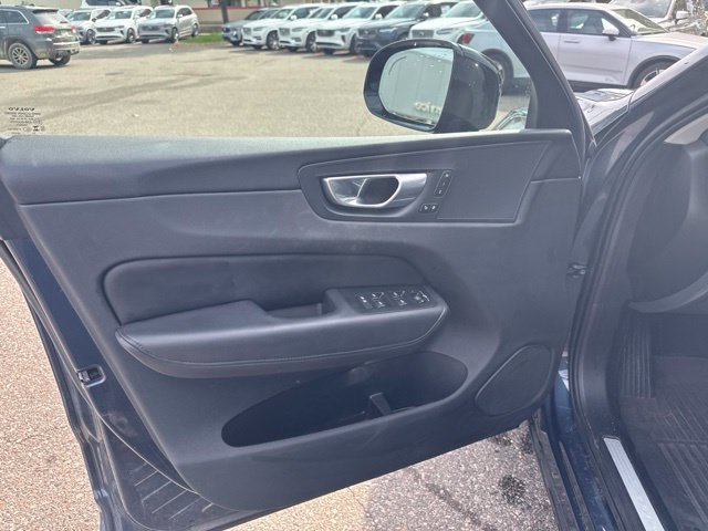 Used 2024 Volvo XC60 B5 Plus w/ Protection Package Premier AWD/4WD image 7