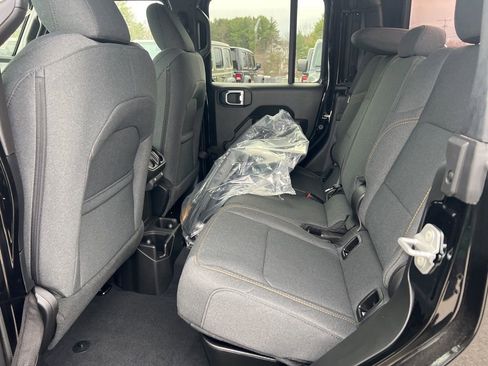 New 2026 Jeep Gladiator Sport image 17