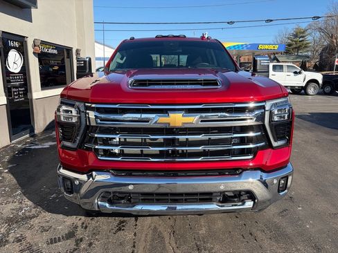 Used 2025 Chevrolet Silverado 3500 LTZ w/ LTZ Plus Package image 8