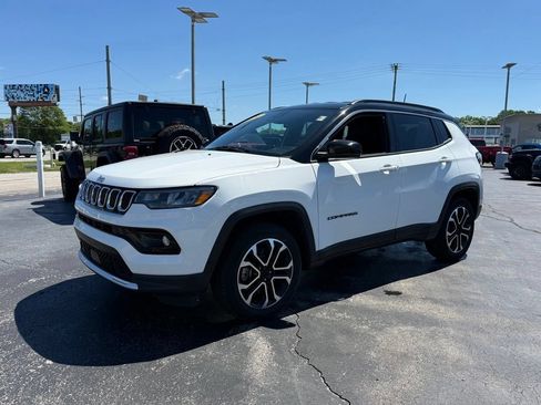 Used 2024 Jeep Compass Limited AWD/4WD image 3