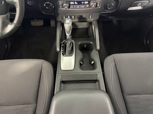 Used 2024 Nissan Frontier SV w/ SV Convenience Package AWD/4WD image 17