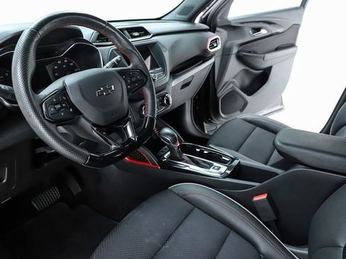 Used 2023 Chevrolet TrailBlazer RS FWD image 23