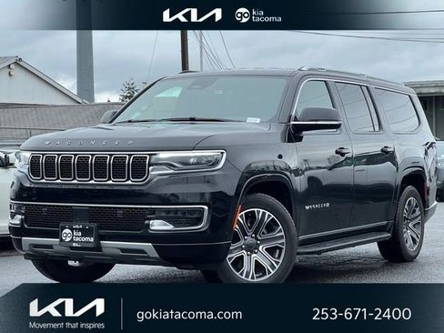Used 2024 Jeep Wagoneer L Series II w/ Flexible Seating Group AWD/4WD image 1