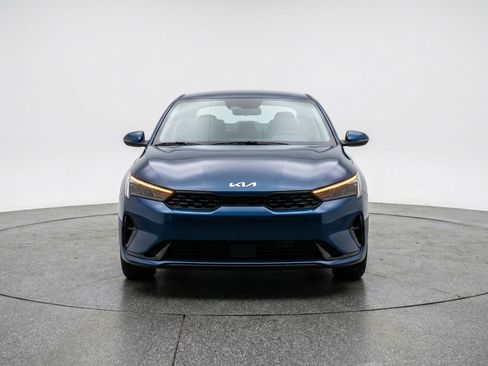 Used 2025 Kia K4 LXS image 2