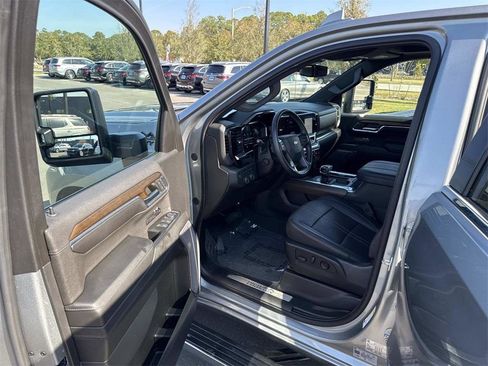Used 2024 Chevrolet Silverado 1500 High Country w/ High Country Premium Package image 17