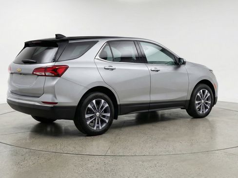 Used 2025 Chevrolet Equinox LT image 9