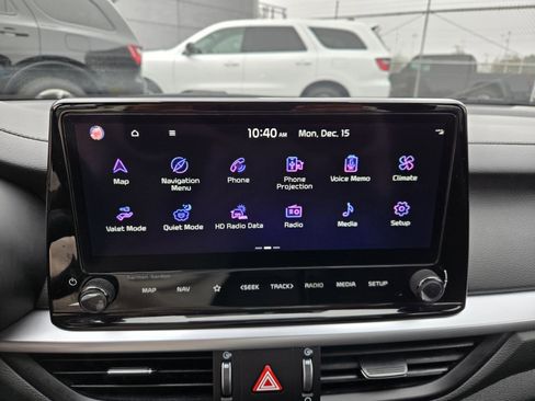 Used 2024 Kia Forte GT-Line w/ GT-Line Premium Package image 9