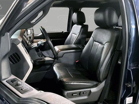 Used 2015 Ford F250 Lariat w/ Lariat Interior Package image 14