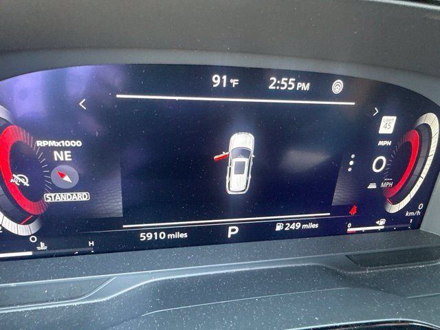 Used 2024 Nissan Pathfinder Platinum FWD image 8
