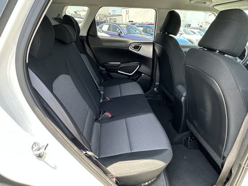 Certified 2023 Kia Soul LX w/ LX Technology Package FWD image 18