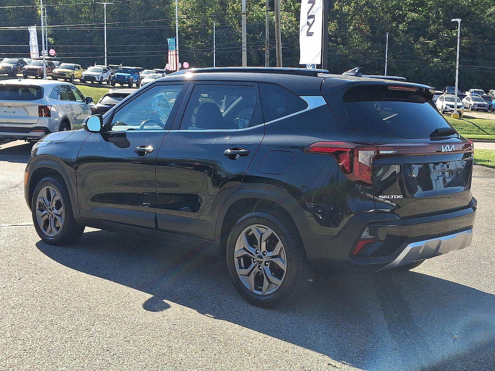 Used 2024 Kia Seltos S AWD/4WD image 4