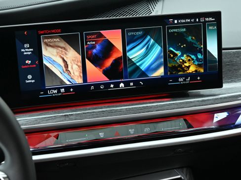 Certified 2024 BMW 760i xDrive AWD/4WD image 24