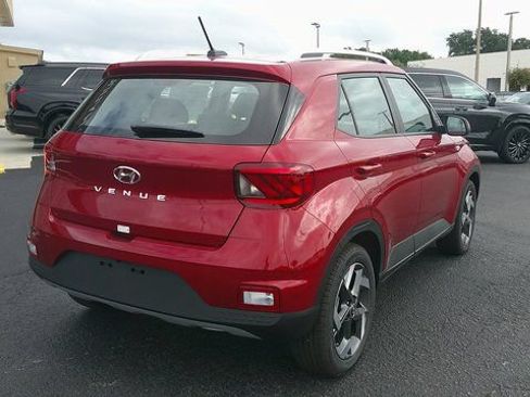 New 2026 Hyundai Venue SEL FWD image 4
