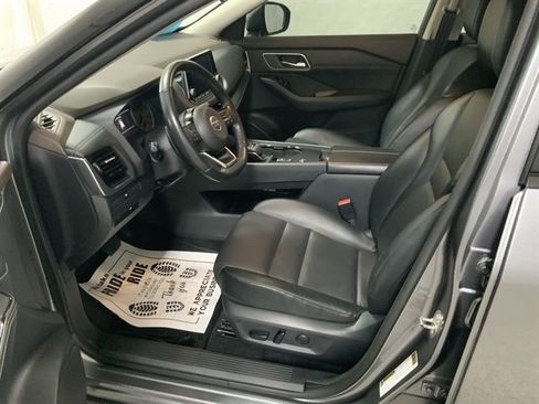 Used 2021 Nissan Rogue SV w/ Premium Package FWD image 13