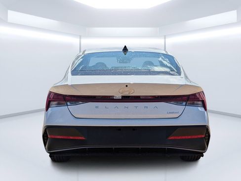 New 2026 Hyundai Elantra Limited FWD image 4