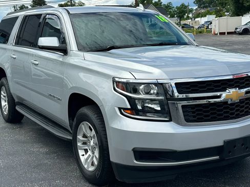 Used 2018 Chevrolet Suburban LT AWD/4WD image 3