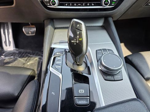 Used 2019 BMW 540i xDrive w/ M Sport Package image 25