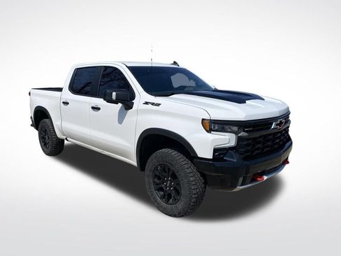 Used 2023 Chevrolet Silverado 1500 ZR2 w/ Technology Package image 9