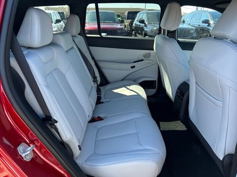 New 2026 Jeep Cherokee Limited image 25