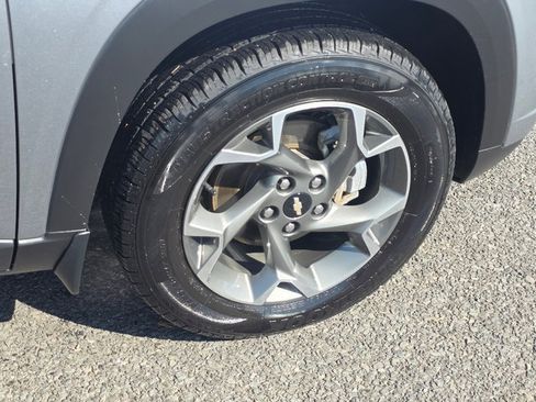 Certified 2025 Chevrolet Trax LT w/ Driver Confidence Package image 18