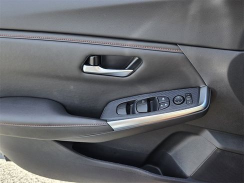 New 2025 Nissan Sentra SR w/ Trunk Package image 27