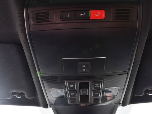 Used 2022 Volkswagen Tiguan SE image 33