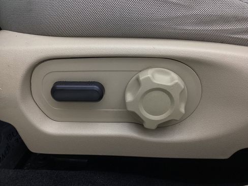 Used 2017 Ford Taurus SE image 37